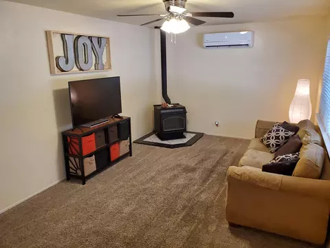 2106 Martian Way, Redding, CA 96002 photo 14