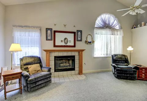 5738 Constitution Way, Redding, CA 96003 photo 4