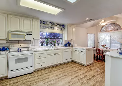 5738 Constitution Way, Redding, CA 96003 photo 8