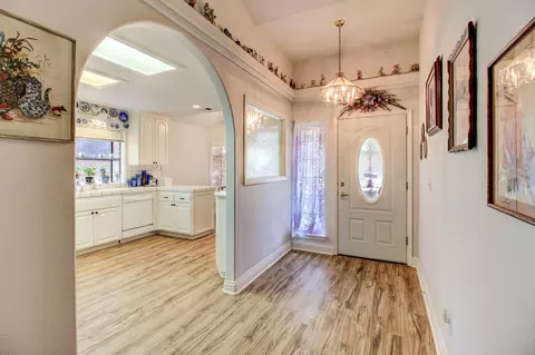 5738 Constitution Way, Redding, CA 96003 photo 7