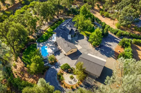 9935 Harley Leighton Rd, Redding, CA 96003 photo 2