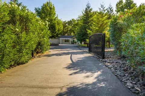 9935 Harley Leighton Rd, Redding, CA 96003 photo 8