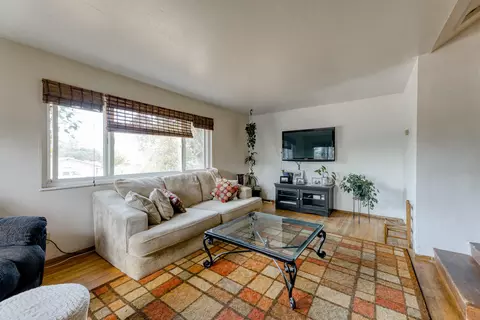 2555 Reservoir Ln, Redding, CA 96002 photo 2