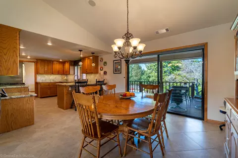 656 Collyer Dr, Redding, CA 96003 photo 8