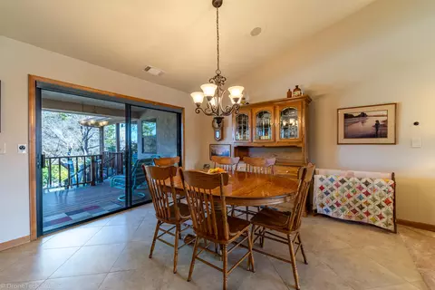 656 Collyer Dr, Redding, CA 96003 photo 7