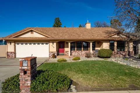 656 Collyer Dr, Redding, CA 96003 photo 1