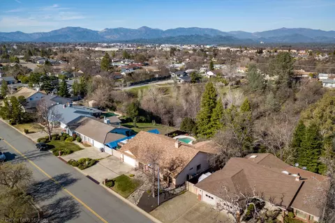 656 Collyer Dr, Redding, CA 96003 photo 38