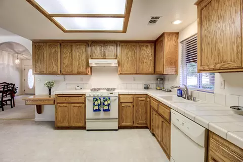1704 Capistrano Walk, Redding, CA 96003 photo 10
