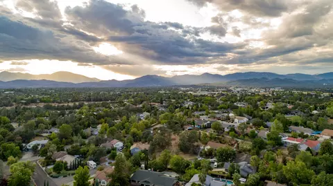 318 Kamp Way, Redding, CA 96003 photo 40