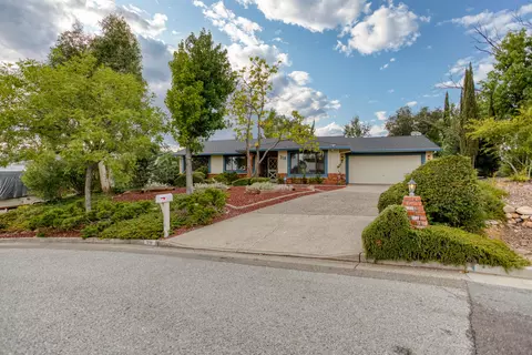 318 Kamp Way, Redding, CA 96003 photo 1