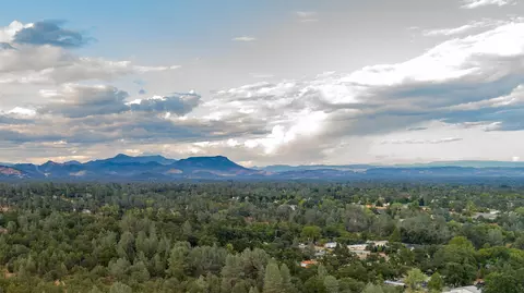 318 Kamp Way, Redding, CA 96003 photo 39