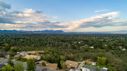 318 Kamp Way, Redding, CA 96003 photo 45
