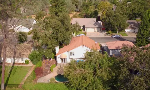3743 Eagle Pkwy, Redding, CA 96001 photo 1