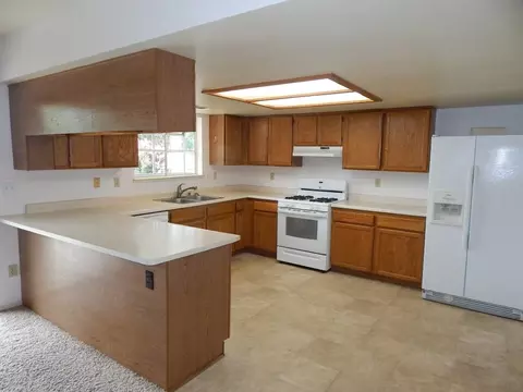 3369 Auburn Dr, Redding, CA 96001 photo 10