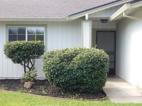 3369 Auburn Dr, Redding, CA 96001 photo 5