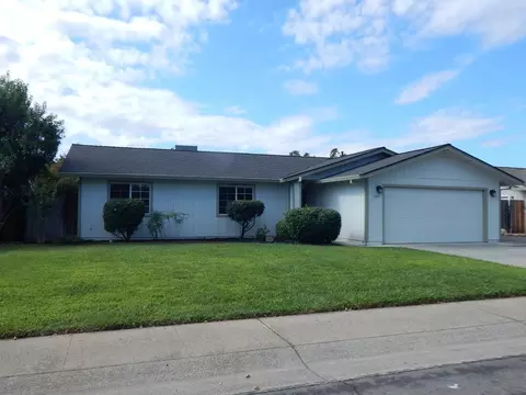 3369 Auburn Dr, Redding, CA 96001 photo 2