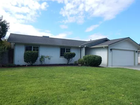 3369 Auburn Dr, Redding, CA 96001 photo 1