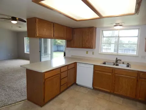 3369 Auburn Dr, Redding, CA 96001 photo 11