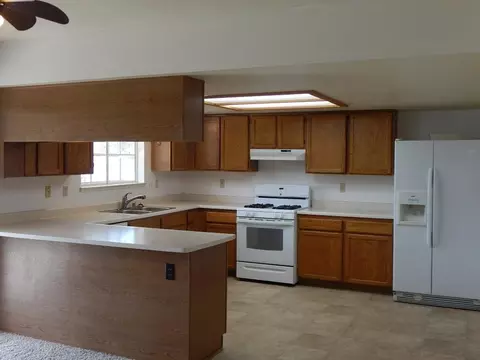 3369 Auburn Dr, Redding, CA 96001 photo 7