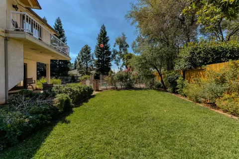 4104 Tiffany Ln, Redding, CA 96002 photo 9