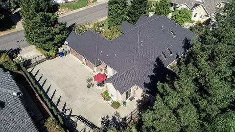 4823 St Charles Dr, Redding, CA 96002 photo 10