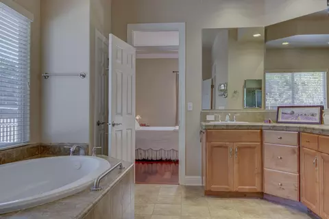 581 Bellagio, Redding, CA 96003 photo 39