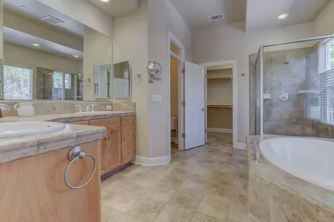 581 Bellagio, Redding, CA 96003 photo 34
