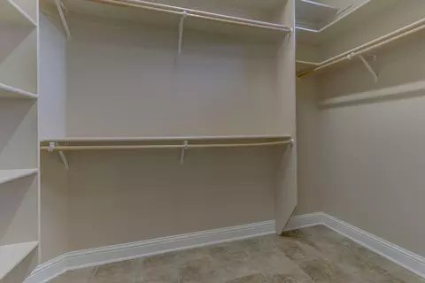 581 Bellagio, Redding, CA 96003 photo 38