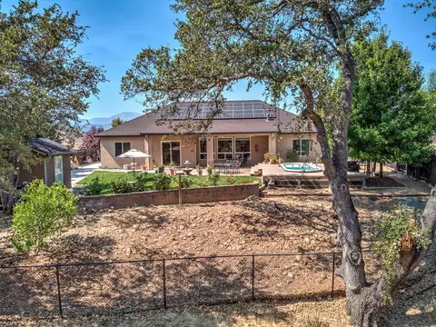 581 Bellagio, Redding, CA 96003 photo 8
