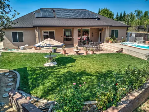 581 Bellagio, Redding, CA 96003 photo 7