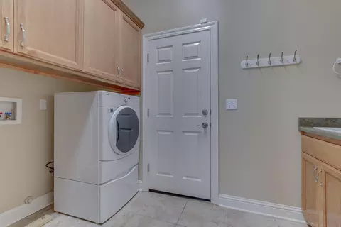 581 Bellagio, Redding, CA 96003 photo 49