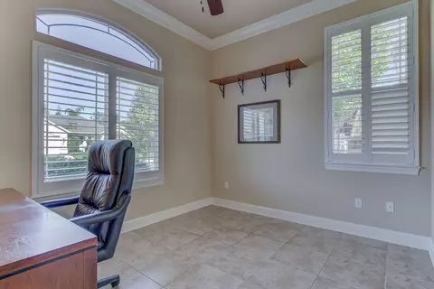 581 Bellagio, Redding, CA 96003 photo 28