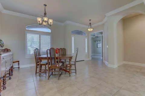 581 Bellagio, Redding, CA 96003 photo 19
