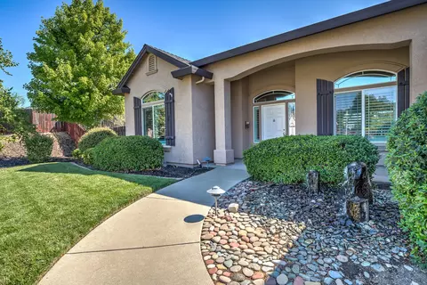 581 Bellagio, Redding, CA 96003 photo 5