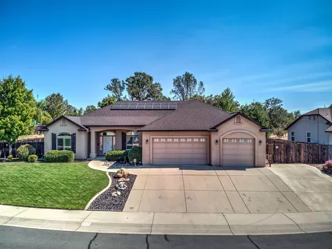 581 Bellagio, Redding, CA 96003 photo 3