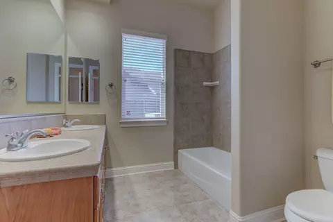 581 Bellagio, Redding, CA 96003 photo 46