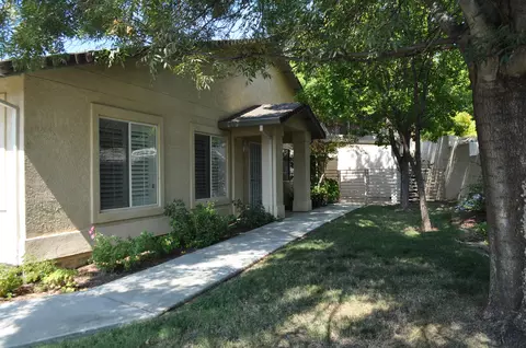 744 Stonebriar Trl, Redding, CA 96003 photo 2