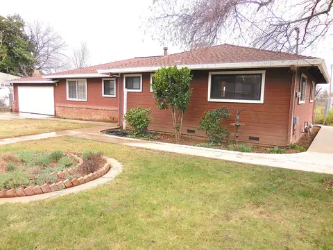 19509 Medo Vale Ln, Redding, CA 96002 photo 3