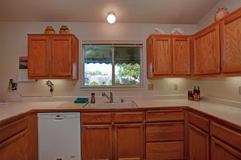 1536 Hominy Way, Redding, CA 96003 photo 18