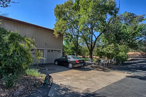 8872 Olney Park Dr, Redding, CA 96001 photo 46