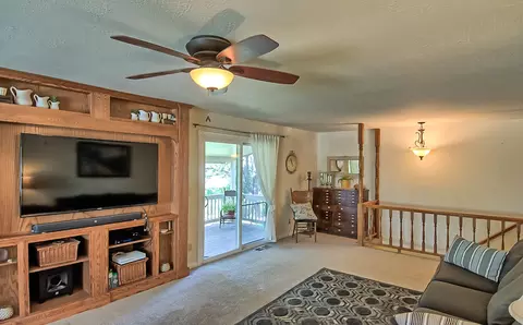 8872 Olney Park Dr, Redding, CA 96001 photo 11