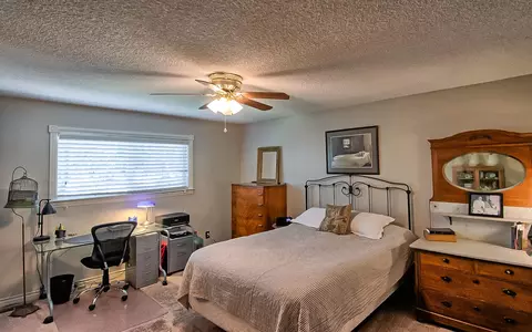 8872 Olney Park Dr, Redding, CA 96001 photo 19