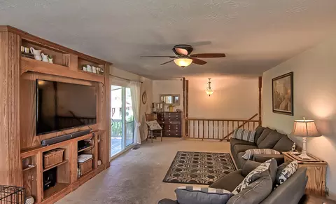 8872 Olney Park Dr, Redding, CA 96001 photo 9