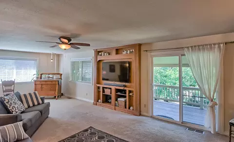8872 Olney Park Dr, Redding, CA 96001 photo 7