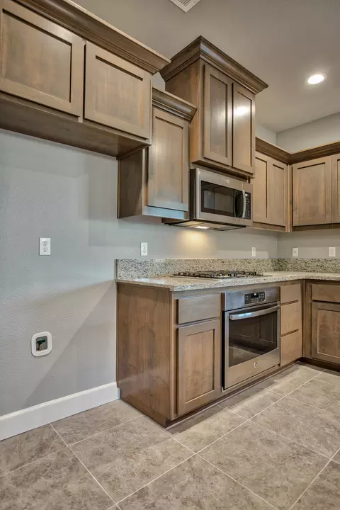 1177 Bingham, Redding, CA 96003 photo 11