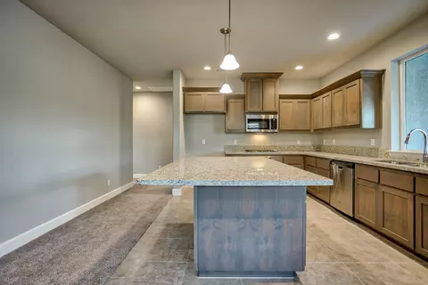1177 Bingham, Redding, CA 96003 photo 9