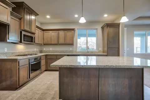 1177 Bingham, Redding, CA 96003 photo 12