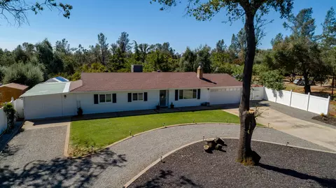 17043 Jay Dee Ln, Anderson, CA 96007 photo 2