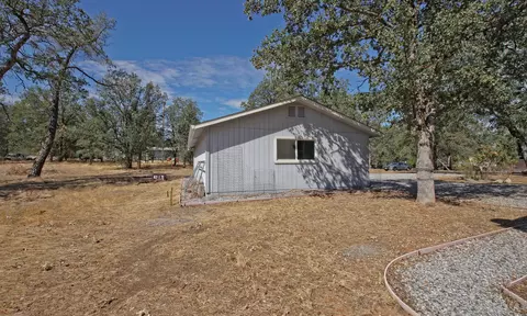10461 Old Oak Ln, Redding, CA 96003 photo 24