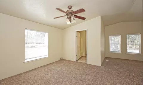 10461 Old Oak Ln, Redding, CA 96003 photo 11